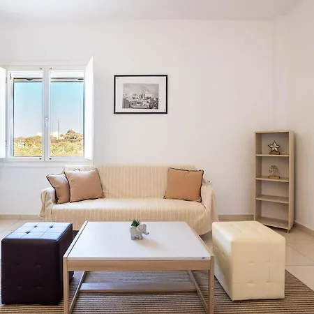 Santorini's Welcoming Getaway - Blissful & Homely Vourvoúlos